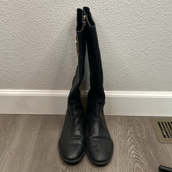 Tory Burch Julian Black Pebble Leather with Gold Emblem Tall Riding Boots Size 7 - Picture 4 of 16